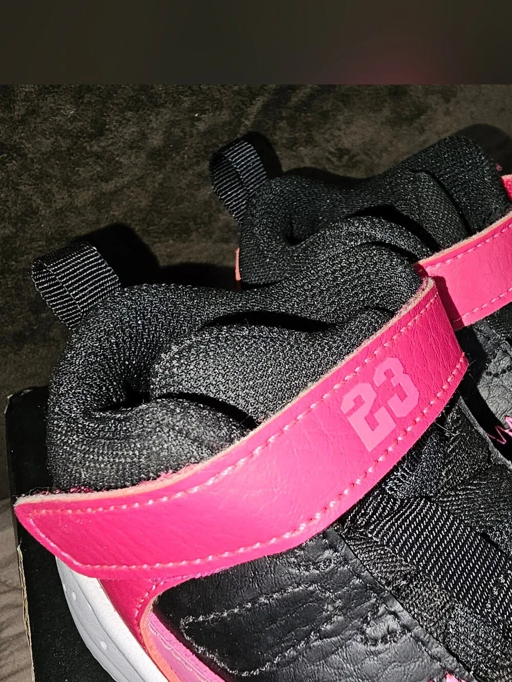 Jordan Maz Aura 3 Size 7C Athletic Sneakers - Black & Pink